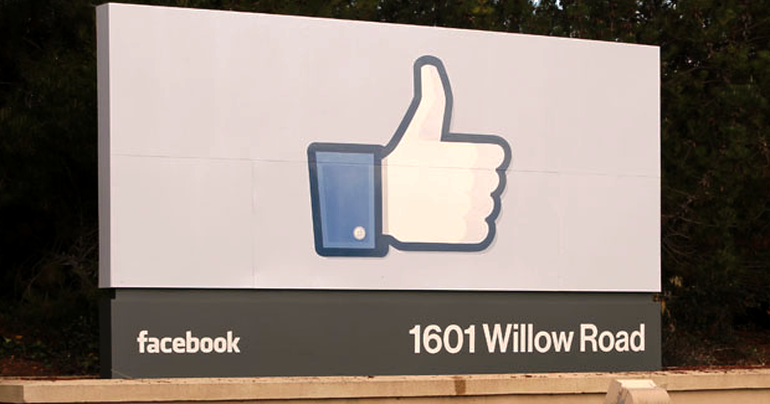  Facebook прави подобно на Snapchat приложение