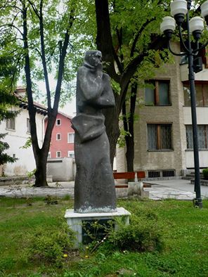  Вашите сигнали! Паметник има нужда от освежаване и почистване!
