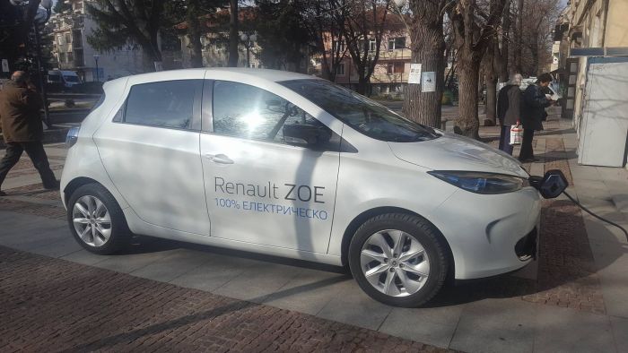  На Община Велинград бе предоставен за ползване електрически автомобил