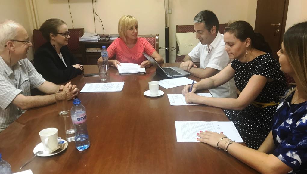  Омбудсманът Мая Манолова към членовете на ЦИК: Бавите  експерименталното гласуване по интернет