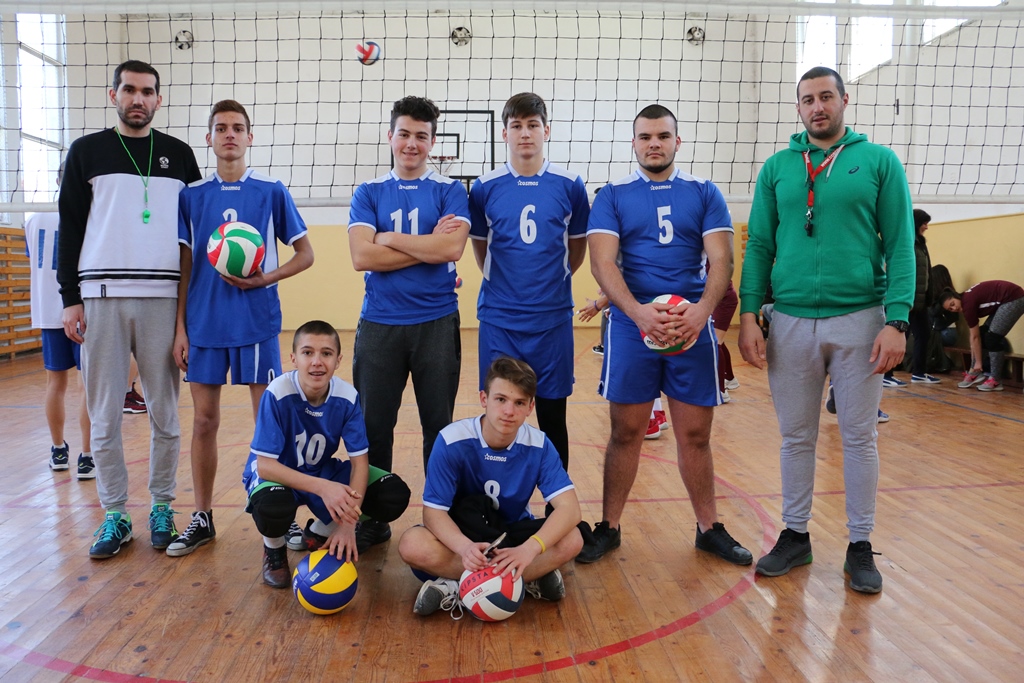  НПГГС „Христо Ботев“ участва с 2 отбора на общинското първенство по волейбол