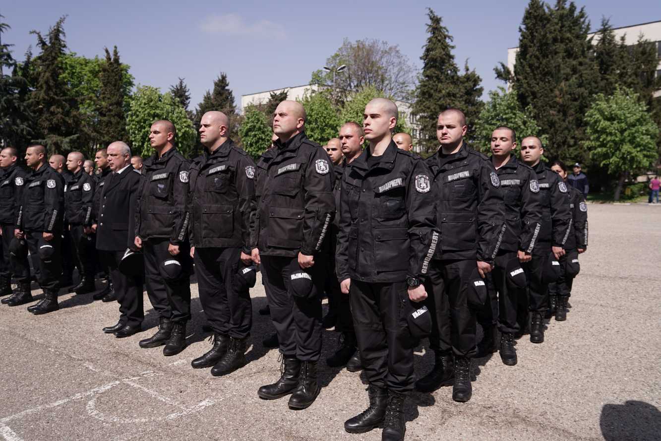  В навечерието на Великден 174 полицаи и жандармеристи от ЦСПП в Пазарджик и Казанлък положиха клетва за спазване на Етичния кодекс на държавните служители в МВР