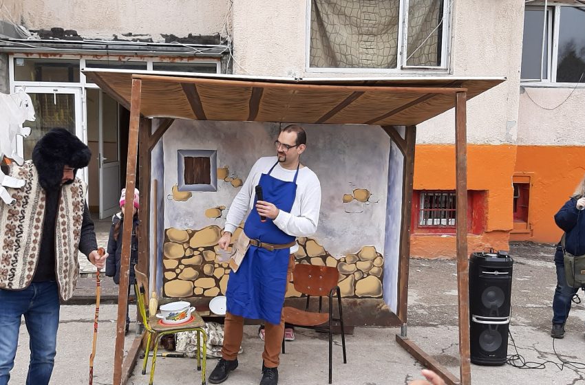  Представлениe във ВУИ „А. Узунов” – гр. Ракитово от Фондация „Светлина на Балканите”