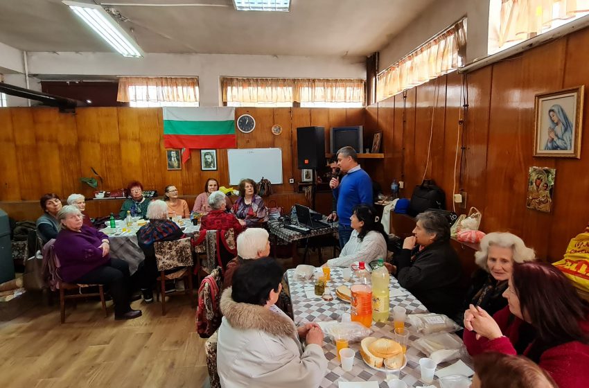  Велинград: Пенсионерските клубове отбелязаха 8 март – кметът бе гост на тържествата