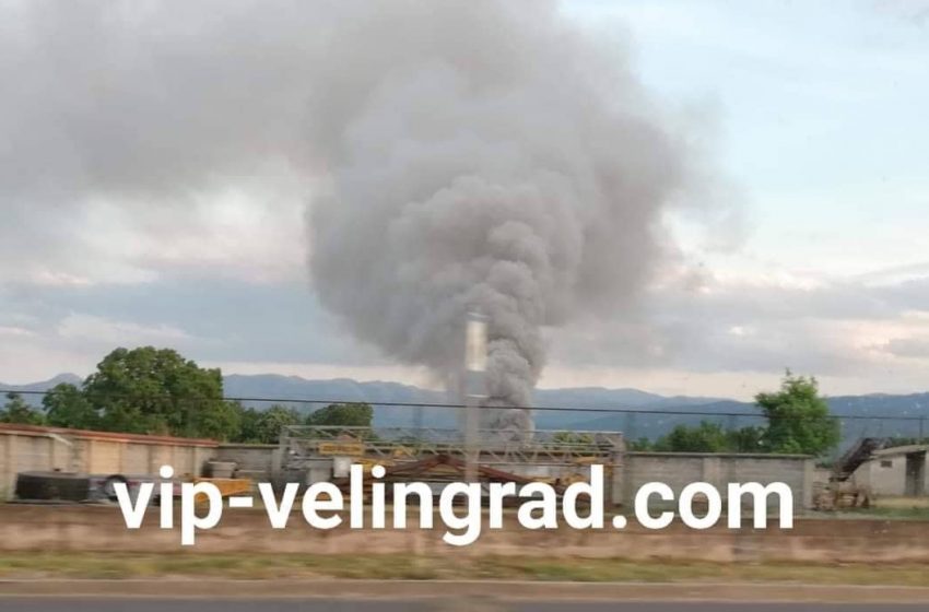  Голям пожар в бившата база за вторични суровини в Пазарджик