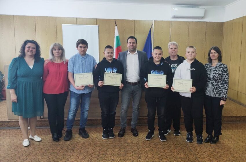  Седмина ученици от Пазарджик и Велинград бяха отличени за техни достойни постъпки