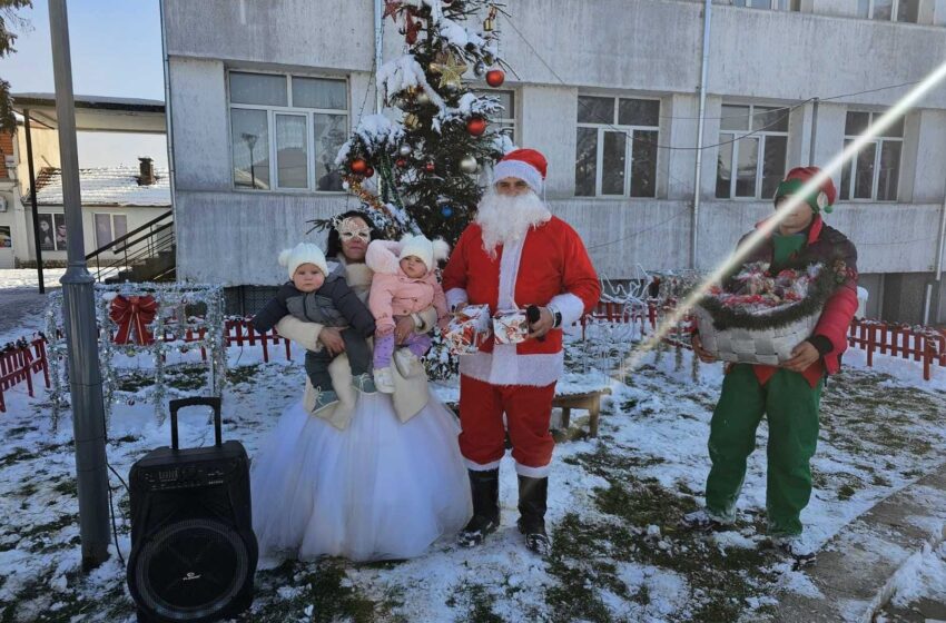  Дядо Коледа обиколи общ. Ракитово и зарадва децата с подаръци